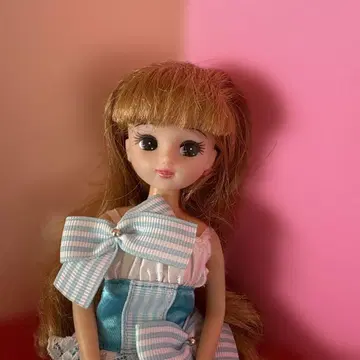 스카이블루 리본 포함 드레스의 리카짱 인형 본체