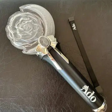 Ado 응원봉 모나리자의 옆얼굴