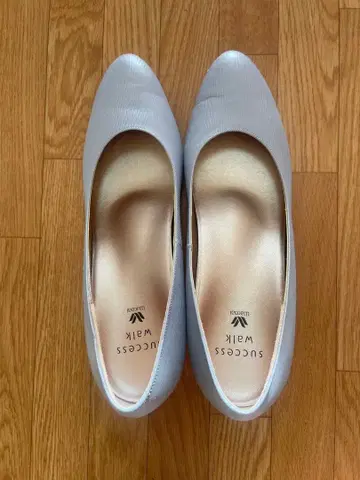 SUGACOSS 일본제 라이트 그레이 펌프스 24.5cm D