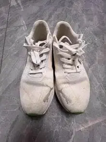 Puma 화이트 스니커즈