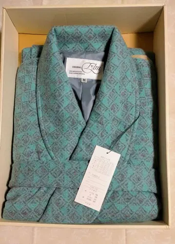 터콰이즈 M 가운 남성용과 빨간색 스트라이프 M 가운 여성용 세트