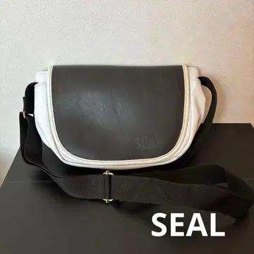 SEAL 숄더백 블랙/화이트 에나멜