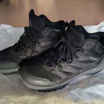 HAWKINS 방수 트레킹 슈즈 블랙 마운트 599 미드