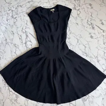 Issa London 블랙 슬리브리스 원피스 M