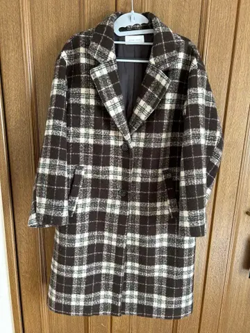 글로벌 워크 브라운 계열 체크 체스터 코트