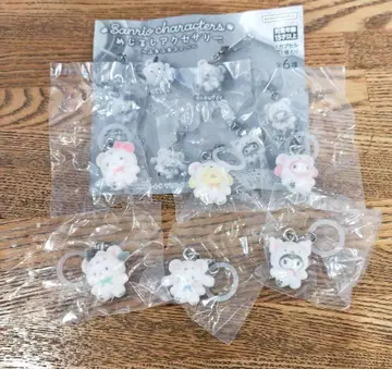 산리오 포근포근 스노우 메지루시 액세서리 컴플리트 키티