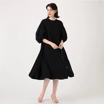 투모로우랜드 x 플리커 사이드 펄 플레어 원피스 벌룬 소매