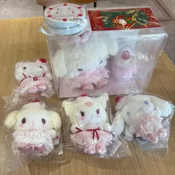 산리오 딸기 휘핑 케이크 봉제 인형 액세서리 세트 참 씰 캔