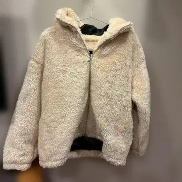 [ 미사용 새상품 ] 귀 후드 부착 보아 플리스 자켓 토끼