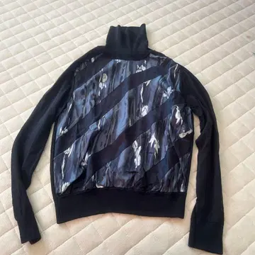 살바토레 페라가모 하이넥 스웨터