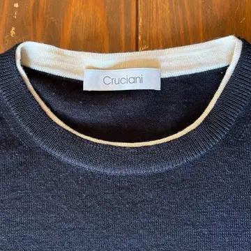 Cruciani 크루치아니 다크 네이비 울 크루넥 44