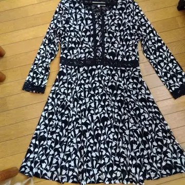 꽃무늬 칠부 소매 튜닉