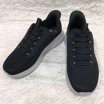 스케쳐스 스위프트 핏 블랙 스니커즈