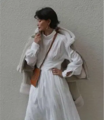 ETRE TOKYO 허리 셔링 도비 원피스