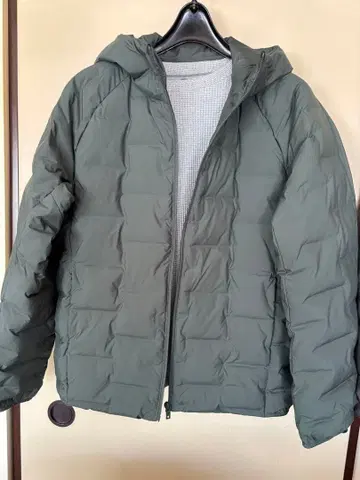 유니클로 퍼프 테크 새상품