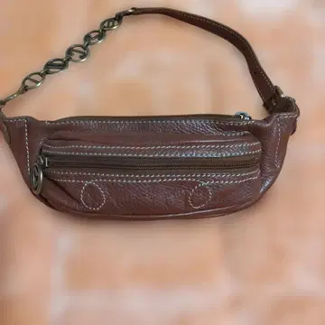 모스키노 수입 브라운 가죽 웨스트 파우치