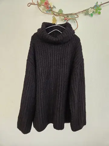 개럴개런트 와이드 리브 터틀넥 니트 [온라인 스토어 한정 상품]