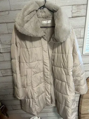 knox village 퍼 달린 베이지 다운 자켓 L 사이즈