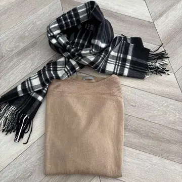 theory luxe 베이지 긴팔 니트