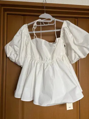 mideal 화이트 퍼프 슬리브 블라우스