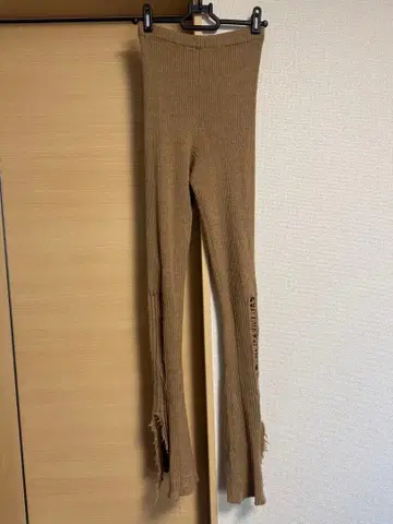 sakayori 브라운 리브 슬릿 팬츠