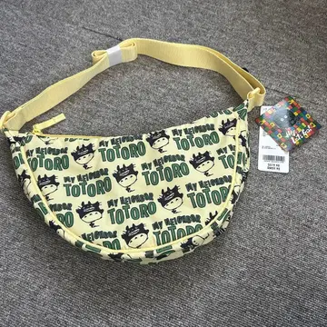 스튜디오 지브리 토토로 동남아시아 한정판 숄더백 택 포함 UNIQLO