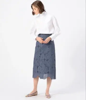 Ballsey 보태니컬 레이스 I라인 스커트 다크 블루 32