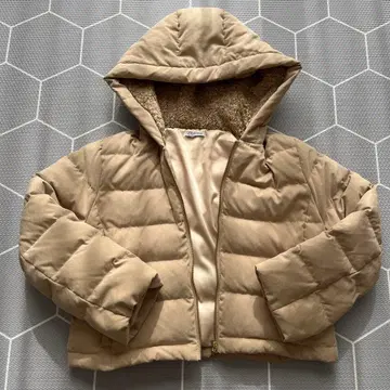 COHINA 베이지 후드 부착 다운 자켓