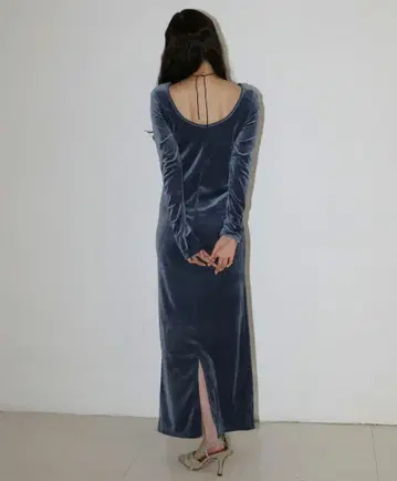 Mili affinity 벨로아 백 오픈 원피스