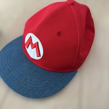 마리오 로고 캡 빨간색과 파랑