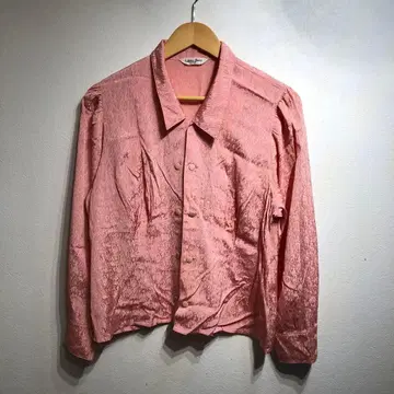 Lilianne Burty 셔츠