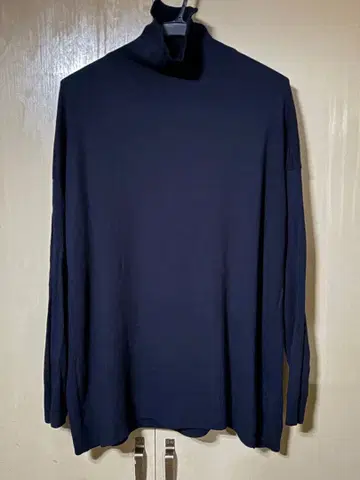 두지엠 클라세 터틀 니트