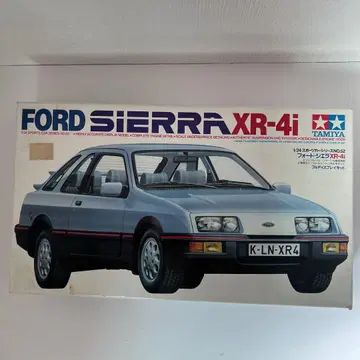 타미야 1/24 포드 시에라 XR-4i