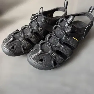 KEEN 워터프루프 샌들 24.5