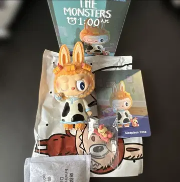 POPMART THE MONSTERS 01:00 AM