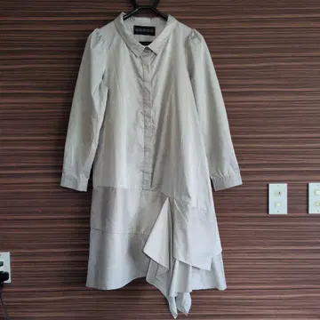 비대칭 밑단 그레이 원피스