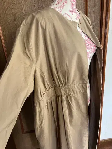 hagumu 베이지 트렌치코트