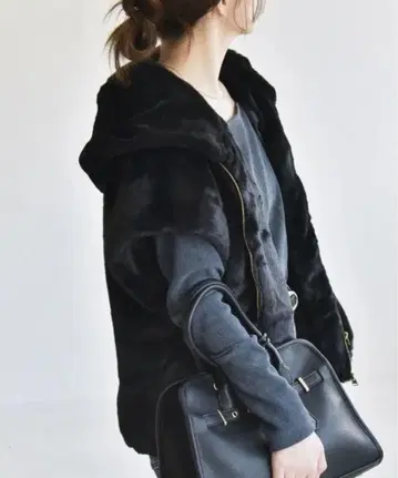 quaranciel 후디 인조 모피 드로스트 지퍼 베스트