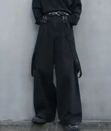 [쿠실] 루즈 실루엣 더블 서스펜더 와이드 팬츠 블랙