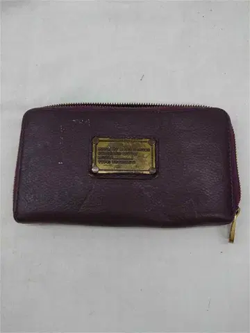 마크제이콥스 퍼플 가죽 장지갑