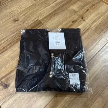 키스온더그린 가디건 미사용 미개봉 새상품