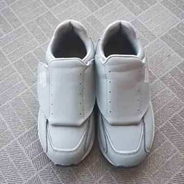 에이트텐스 밴딩 스튜던 그레이 23 스니커즈