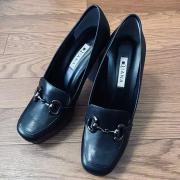 새상품 다이애나 DIANA 힐 비트 로퍼 블랙 24.0cm