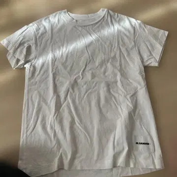 질 샌더+ 화이트 티셔츠
