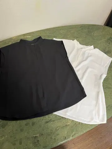 플라스테 스탠드 카라 프렌치 슬리브 블라우스 새상품 2개 세트