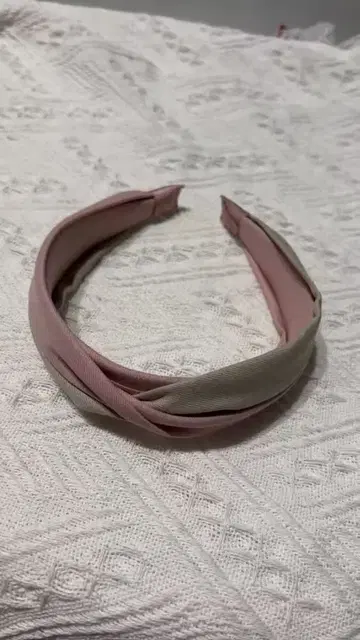 트위스트 디자인 헤어밴드 핑크 그레이