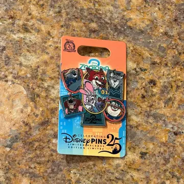 주토피아2 핀 배지