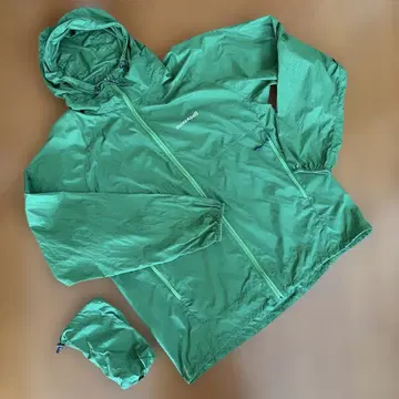 [ mont-bell ] 윈드 블라스트 후드티 그린 컬러