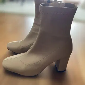 베이지 지퍼 부츠 중간 힐