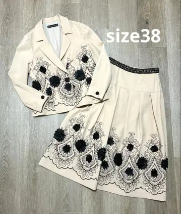 [ 새상품급 ] CHRISTIAN 자수 자켓, 스커트 세트